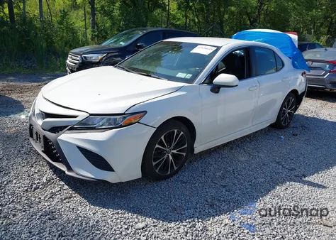 2018 Toyota Camry Se z USA, uszkodzony, nr VIN 4T1B11HK5JU045877